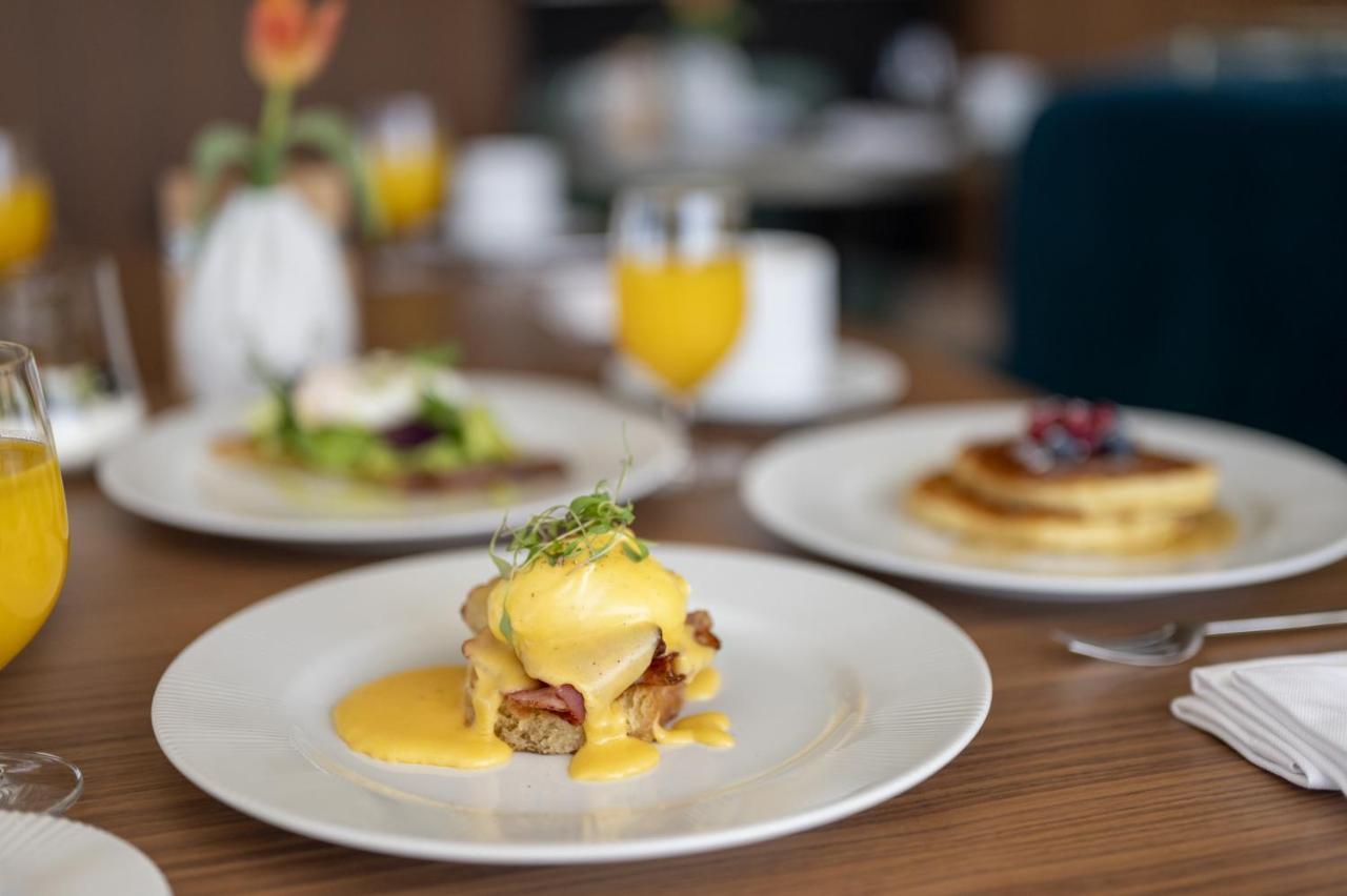 Renaissance Porto Lapa Hotel Extérieur photo Eggs Benedict