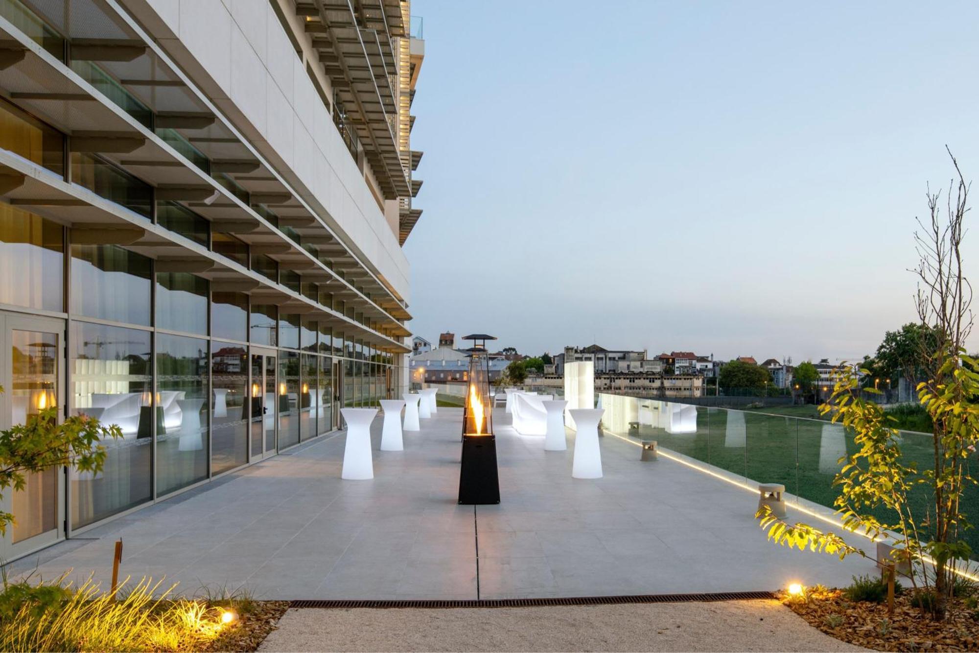 Renaissance Porto Lapa Hotel Extérieur photo The Sky Bar