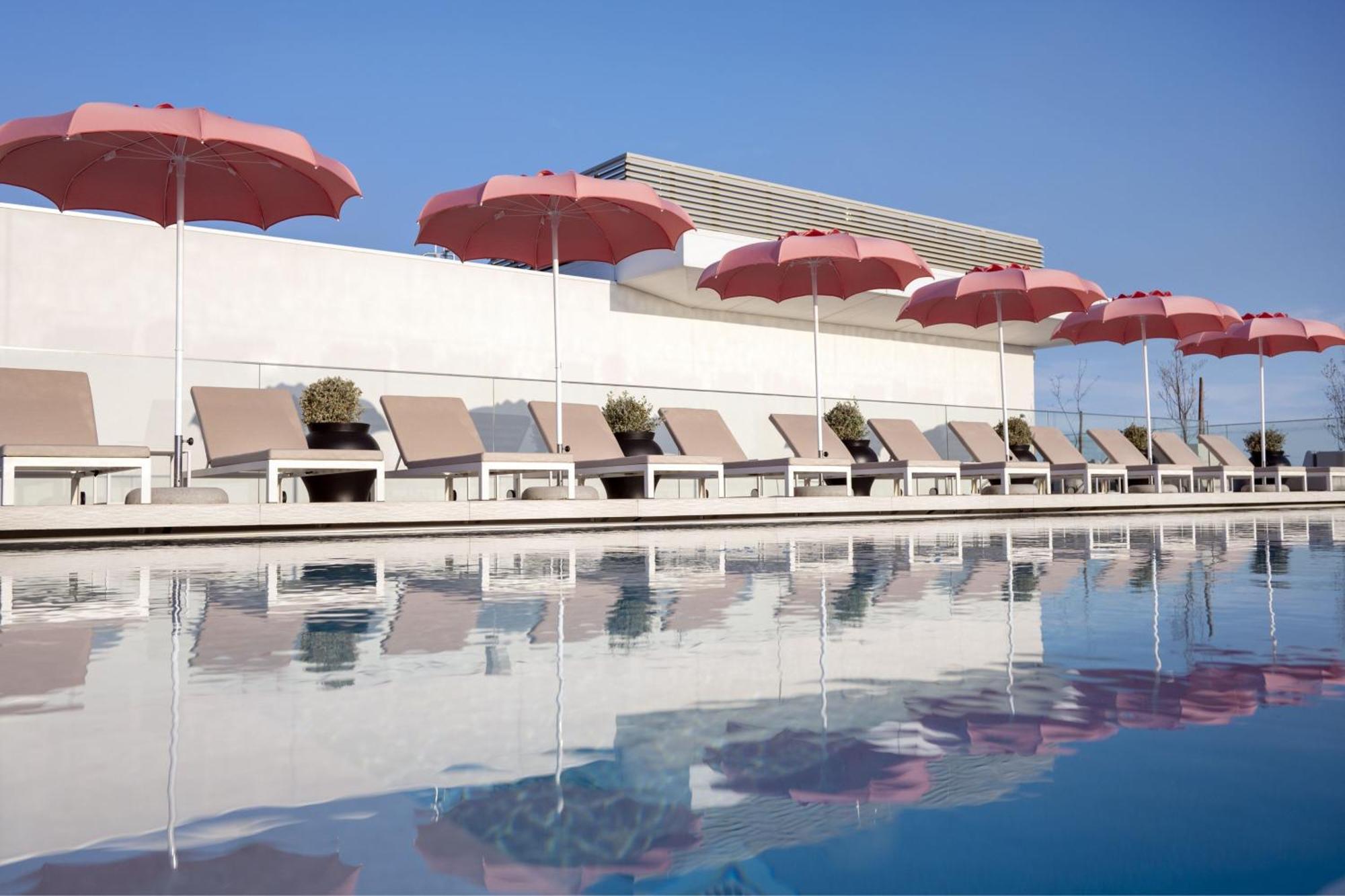 Renaissance Porto Lapa Hotel Extérieur photo The pool at the hotel