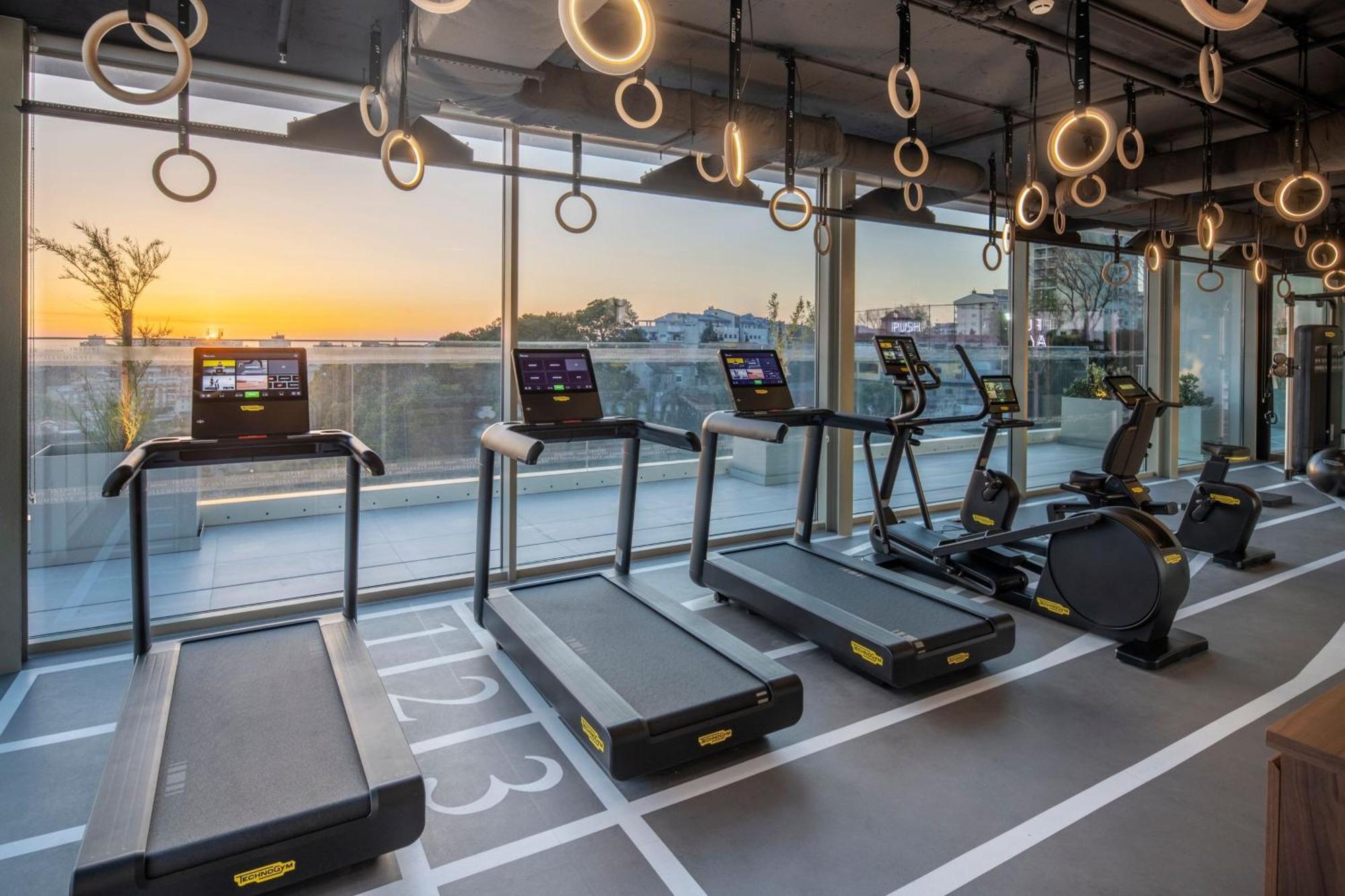 Renaissance Porto Lapa Hotel Extérieur photo The gym at the 1001 Olympic Boulevard building